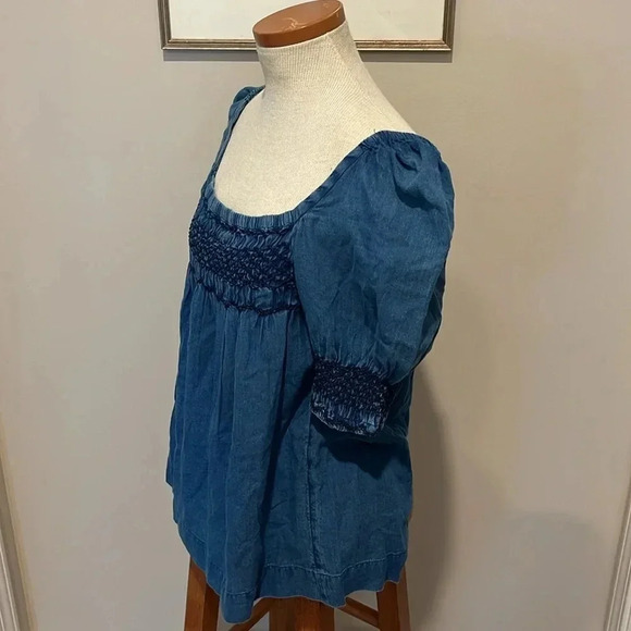 NWT!! Faherty - Presley Embroidered Detail Cotton Chambray Top Dark Indigo Wash - Picture 5 of 9